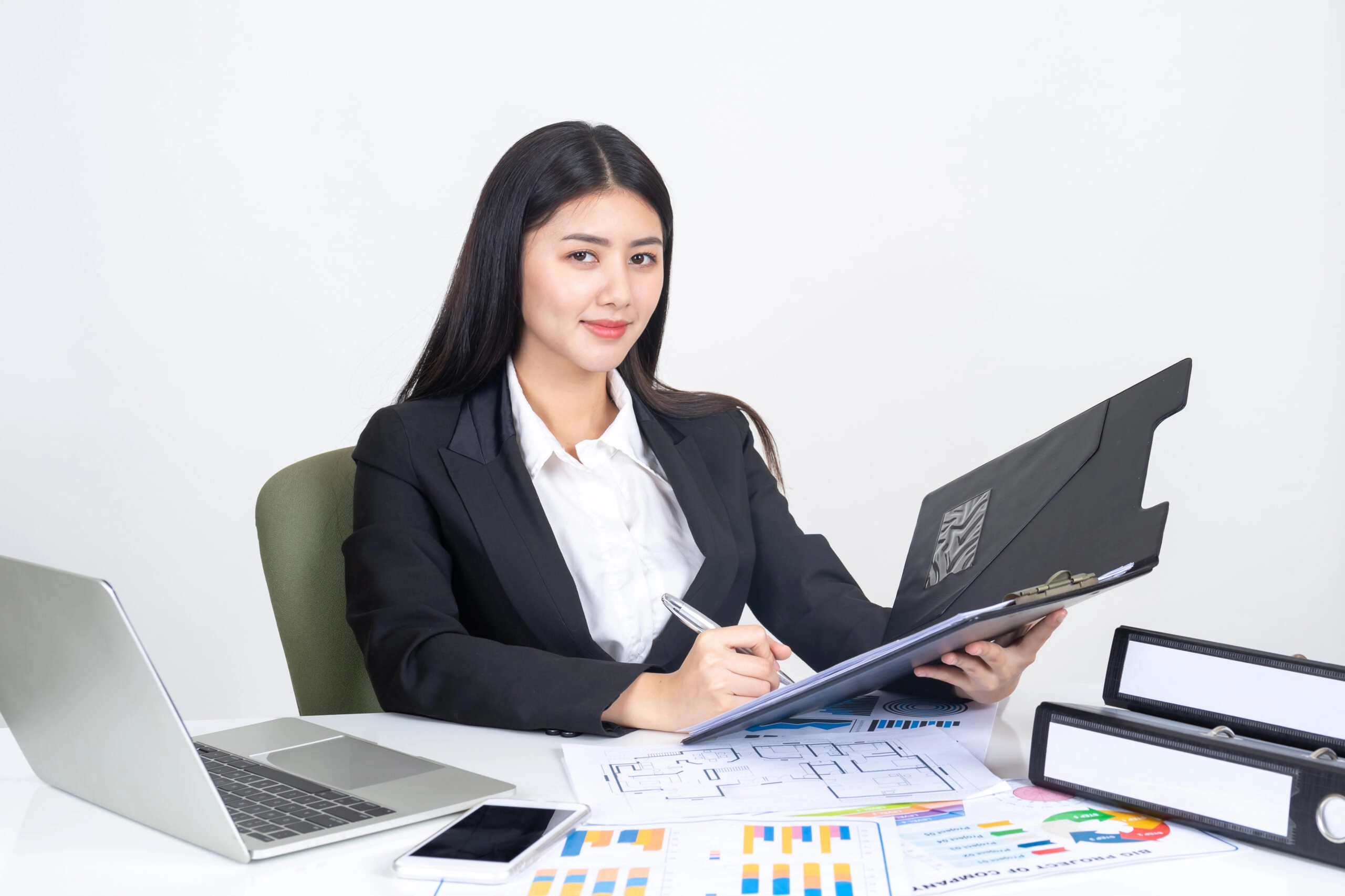 Lifestyle Beautiful Asian Business Young Woman Using Laptop Computer Smart Phone Office Desk Scaled 1